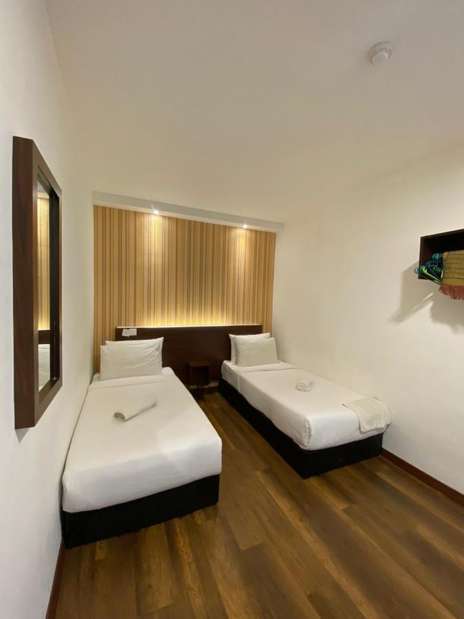 Atabara Boutique Hotel Куантан Экстерьер фото